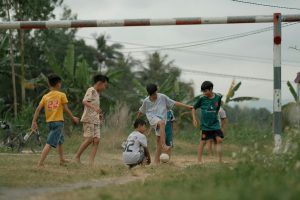 Đàn cá nhỏ bơi thưa trong game bắn cá, phù hợp cho người mới chọn mục tiêu dễ hạ
