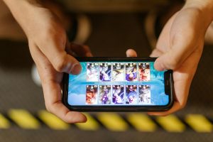 Giao diện game nổ hũ trên điện thoại với các cuộn quay rõ ràng
