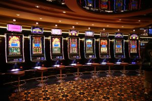 Giao diện minh họa game slot nổ hũ với các cuộn quay và hũ thưởng